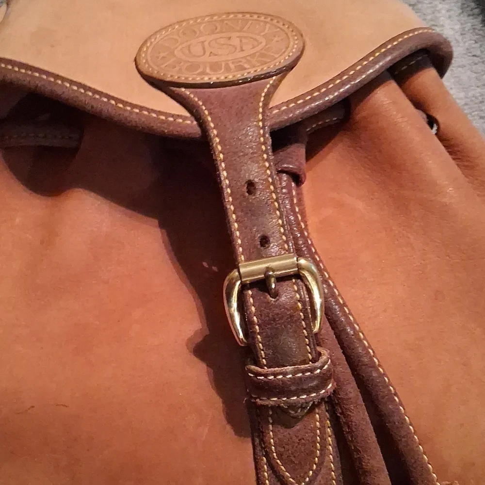 Rare Vintage Dooney And Bourke Suede Tan Leather Backpack Like New - Picture 3 of 16